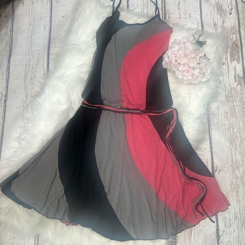 Forever 21 Women's Summer Spaghetti Strap Swing Beach Dress Size Medium